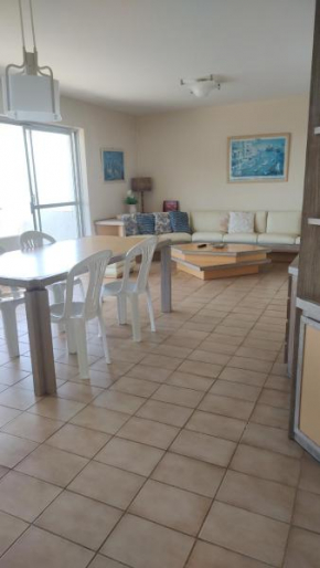Apartamento de frente pra Praia Mansa Caiobá